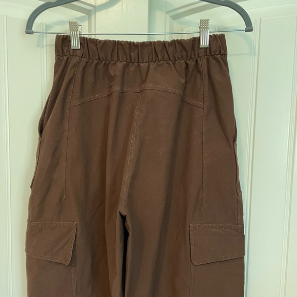 Lululemon Light Utilitech Cargo Pocket High-Rise Pant
Java brown size 24 - Picture 7 of 10